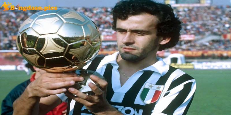 Michel Platini (9 bàn ) - Cầu thủ ghi nhiều bàn thắng nhất các kỳ euro